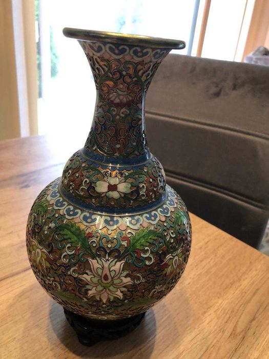 Vand vaza asiatica cloisonne , bronz si email
