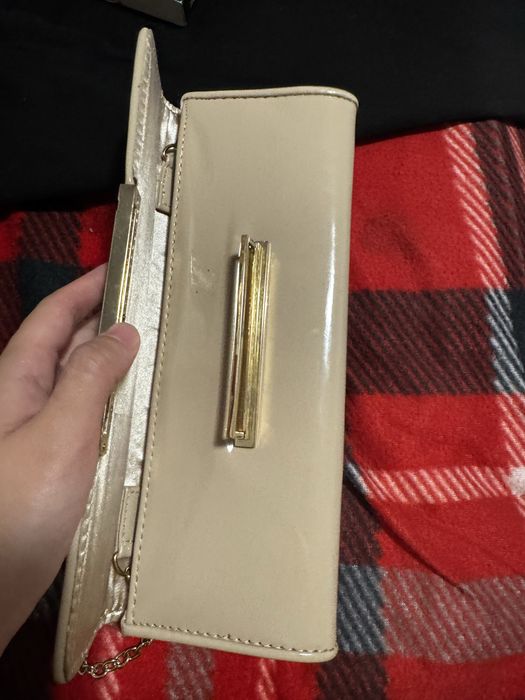 Aldo бежевый лакированный клатч