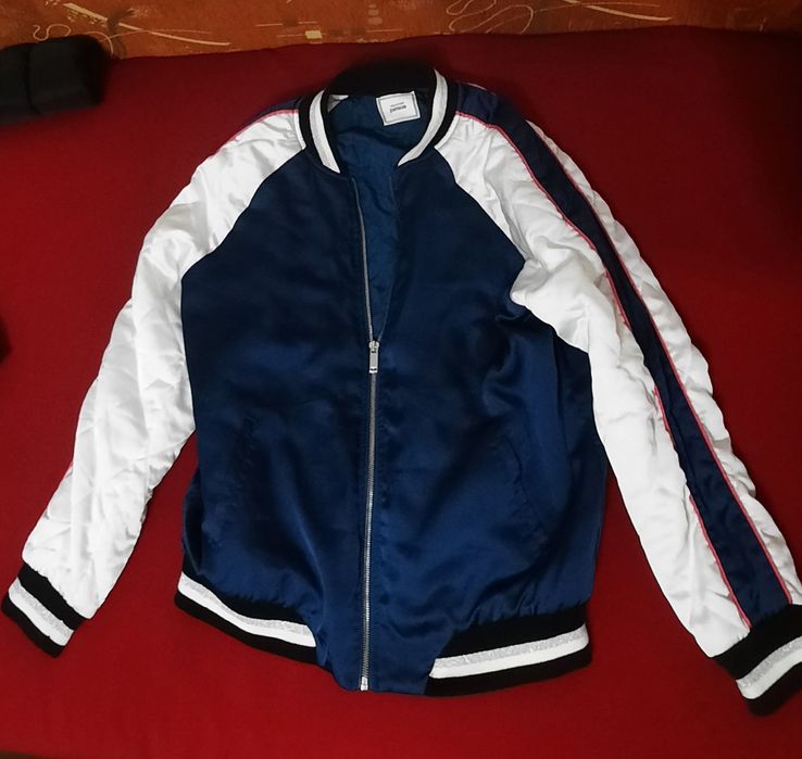 Суичър, подходящ за меко време