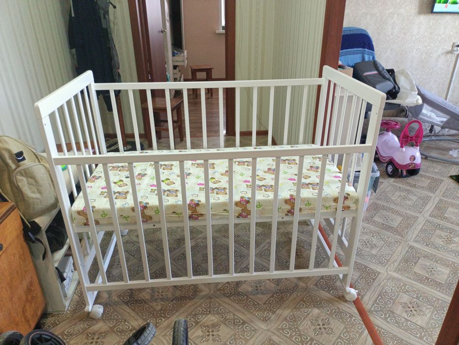 Детская кроватка