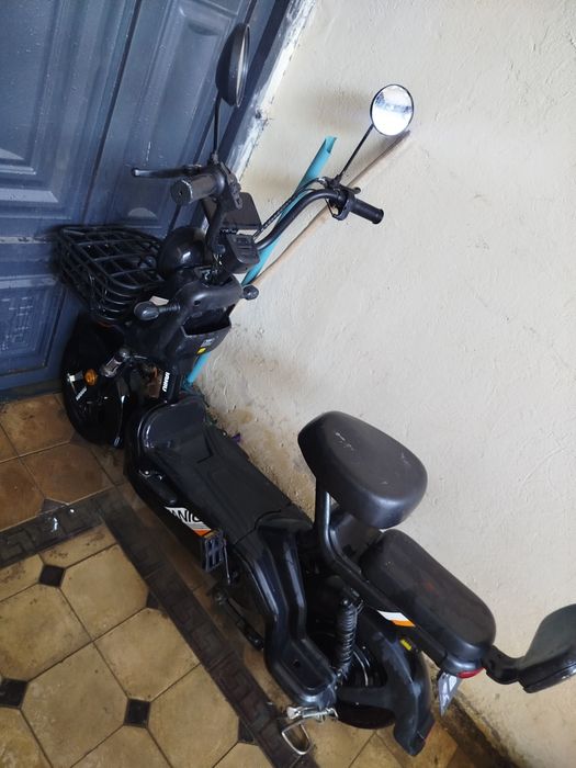 Скутер сотилади 250$