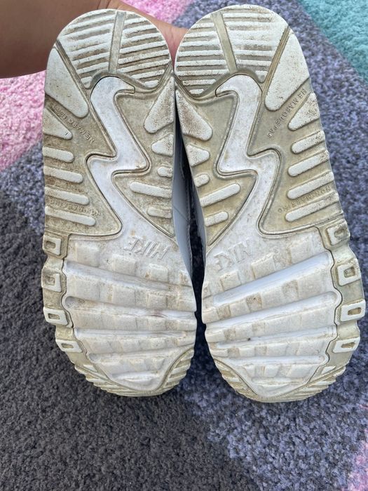 Adidași NIKE air max piele, nr 35