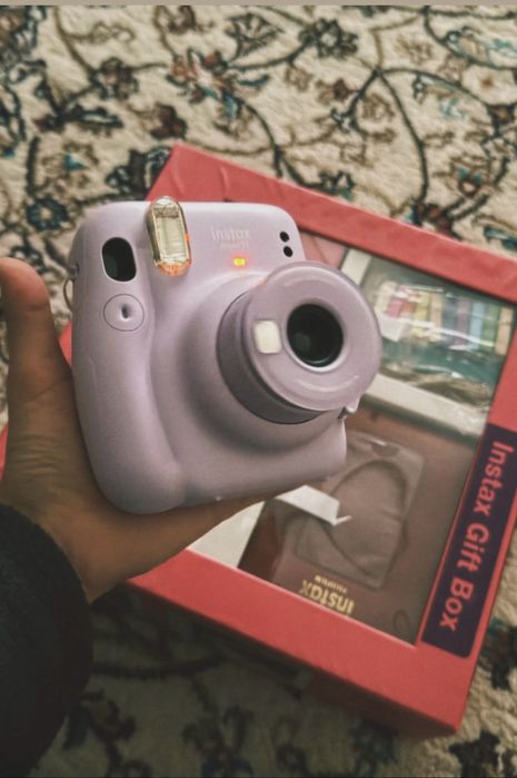 Instax mini 12 фотопарат  новый