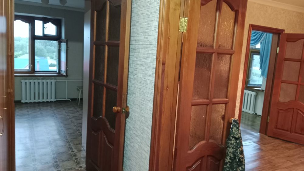 Универмагта 3 бөлмелі пәтер сатылады, кірпіш, ипотекаға өтеді