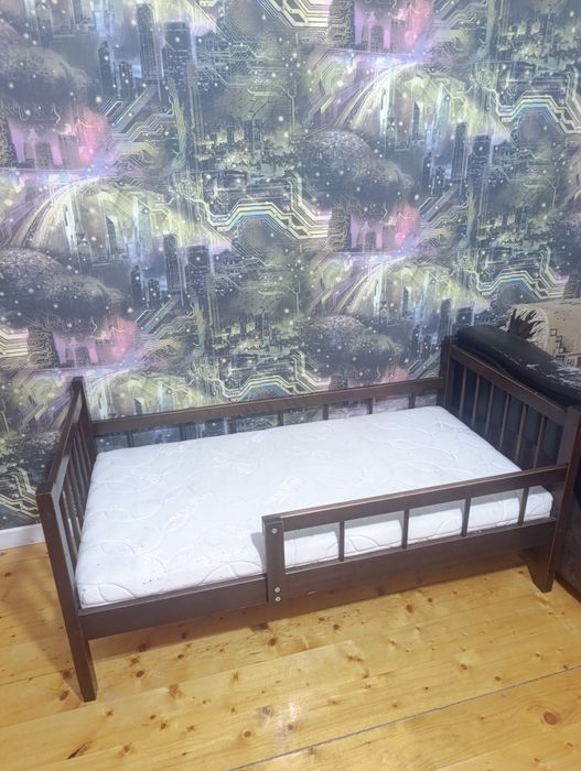 Продам детскую кроватку