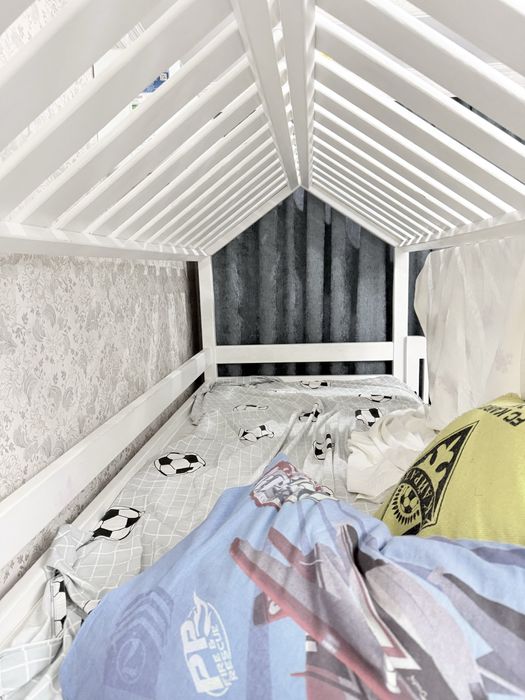 Двухярусная кровать