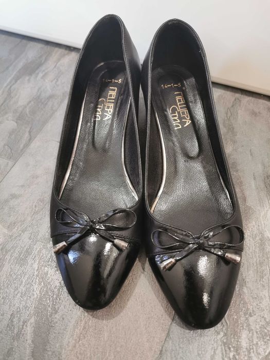 Елегантни дамски обувки