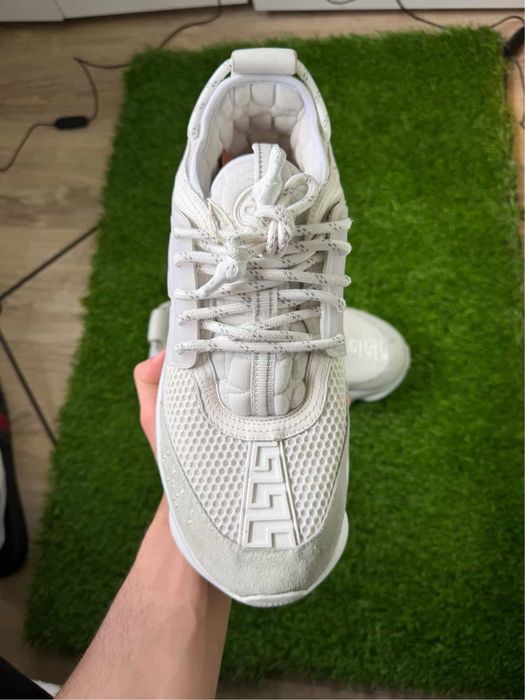 Versace chain reaction  43