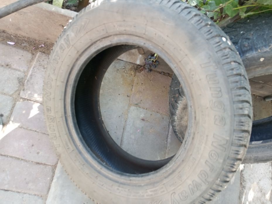 Продам шины зимние 185/70 R14