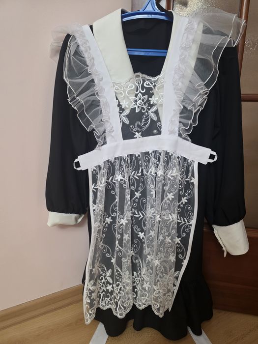 Продам школьное платье