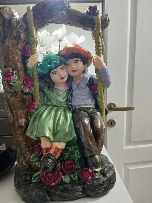 Statueta  ,, Indragostitilor""