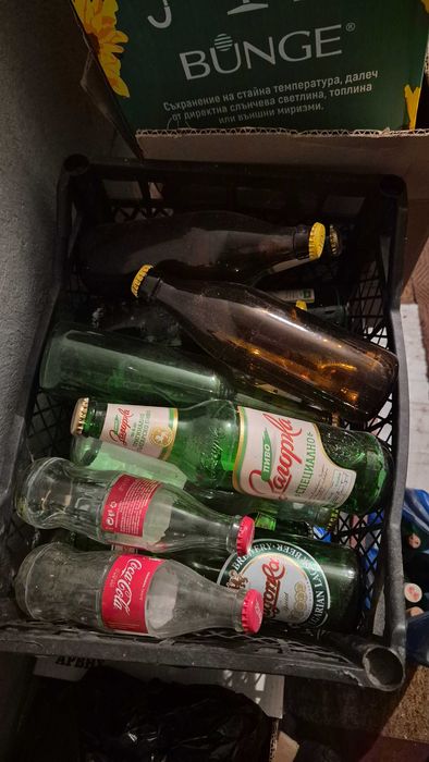 Стъклени шишета и буркани различна вместимост с капачки