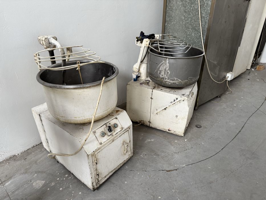 Тестомесачка за 25 кг брашно