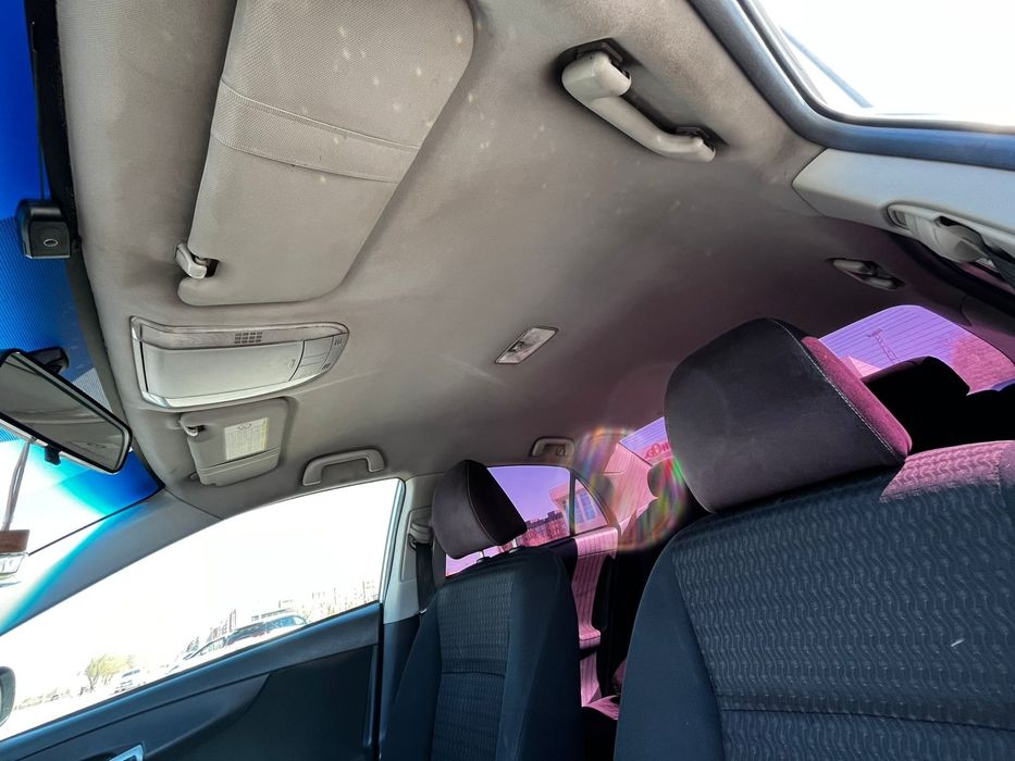 Тойота Королла 2012