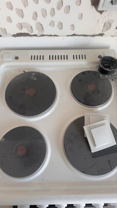 Новая духовка за 40000 тг