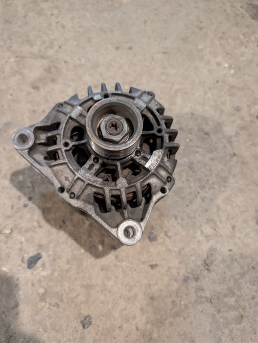 Продавам рециклиран алтернатор за Пежо 307 1.6 16в