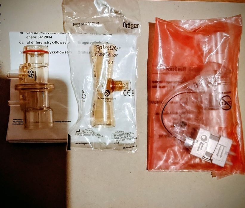 Vând senzori de flux.