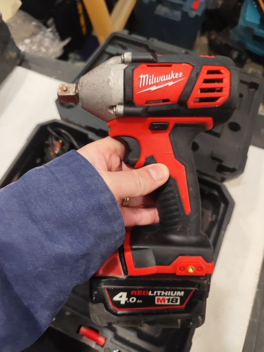 Акумулаторен гайковерт Милуоки 18 волта Milwaukee M18 BIW12-402C