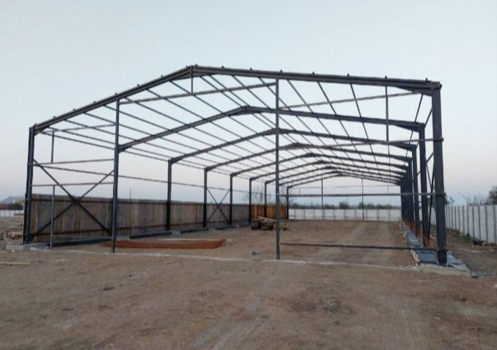 Vand hala metalica 10x10  facem și alte dimensiun
