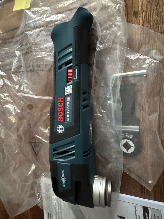 Bosch Мулти резач GOP 12V-28 произведен 03/2025, Ново- Multi Tool