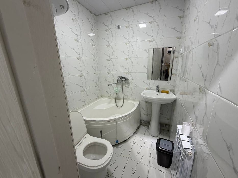 Шахар марказида жойлашган 1 хонали квартира ижарага берилади