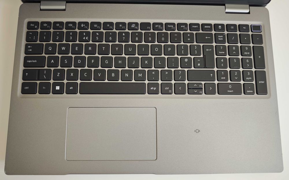 Dell Latitude 5521 FHD IPS i5-11500H/512GB/16GB/NVIDIA MX450 2GB