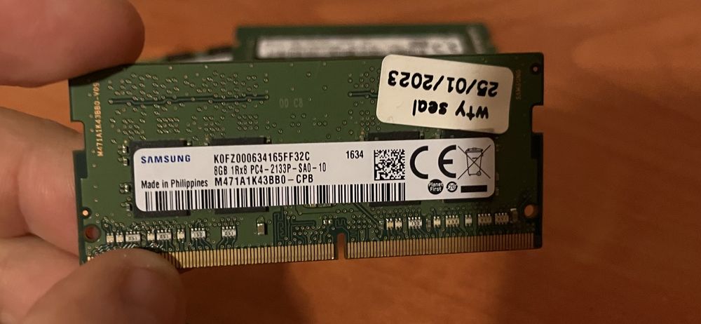 Vand sau schimb memorie RAM