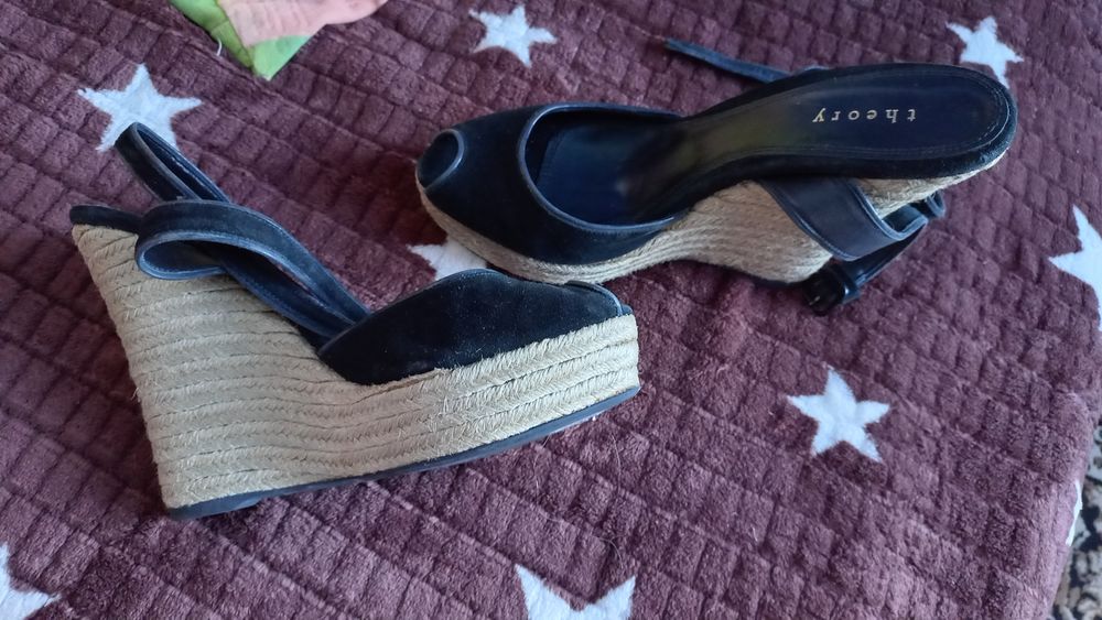 Босоножки женские