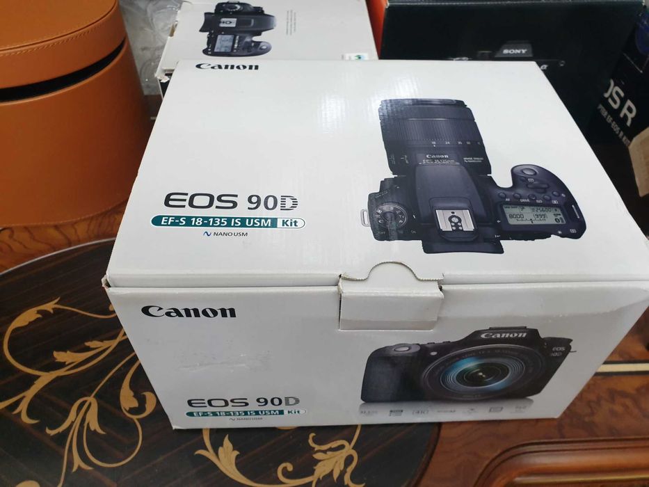 Кенон 7д марк2 в идеале .В упаковке