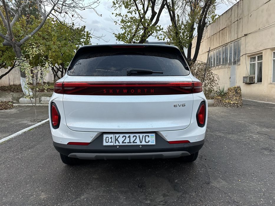 Skywell ET5 Skyworth ev6