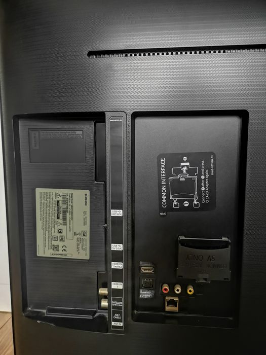 Samsung UE43TU8502 - счупен екран,работещ, на части