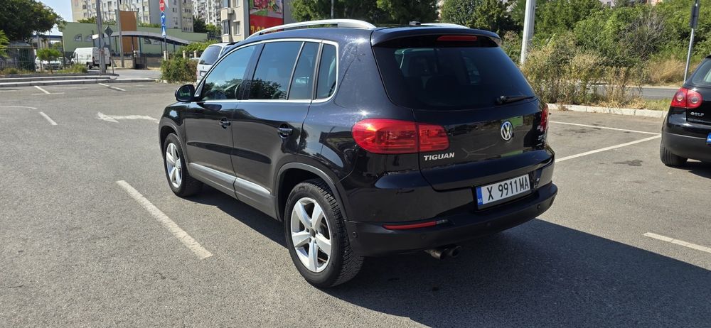 Автомобил  vw tiguan