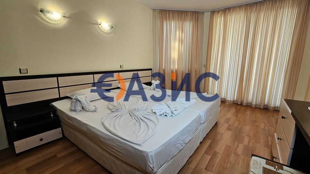 Студио в комплекс „Саут Бийч“, на първа линия море, плаж Нестинарка,