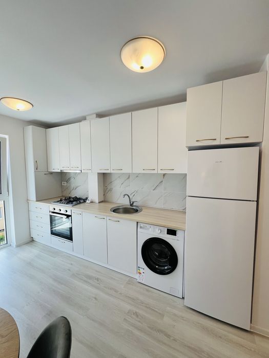 Inchiriez apartament Floresti , zona Eroilor