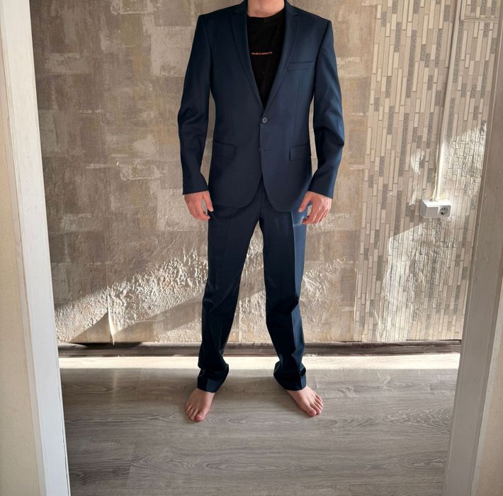 Продам мужской костюм