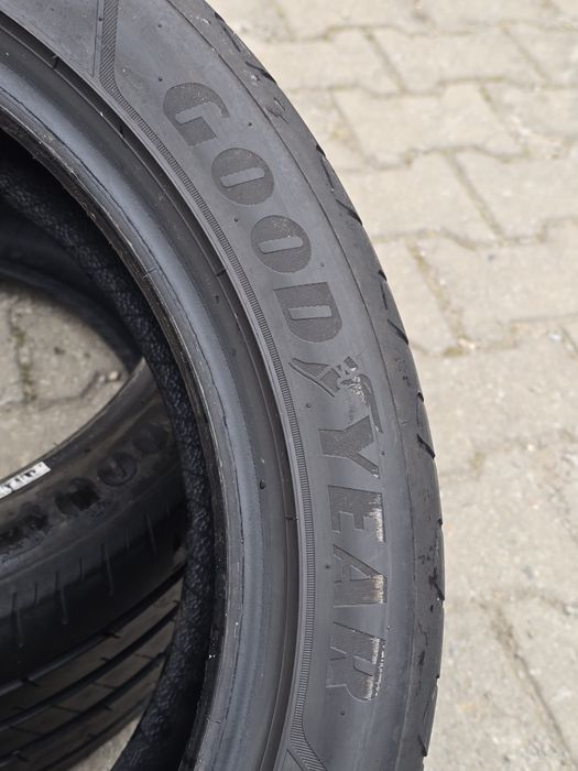 225 45 17 good year