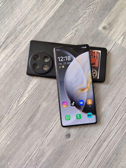 Продаётся телефон