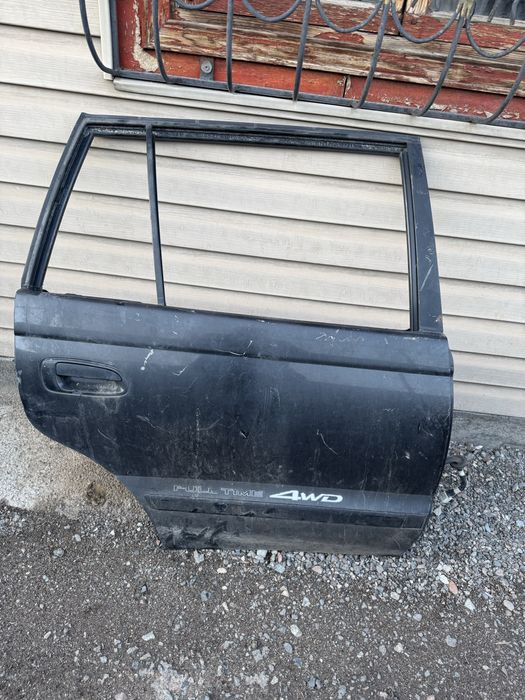 Продам дверь от тоиоты калдины