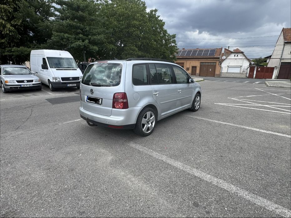 Vand Volkswagen Touran facelift in stare impecabila