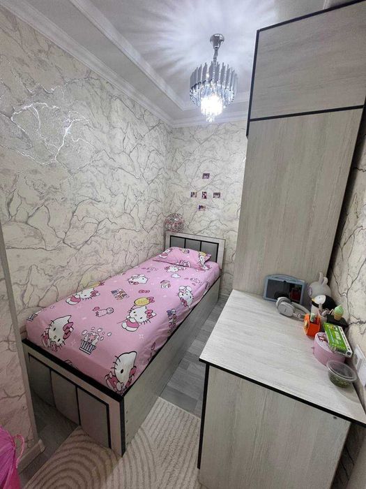 Продаётся квартира Юнусабад10 1 этаж задней стороны дома с навесом