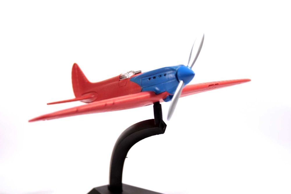 Коллекционнамодель самолета И-17