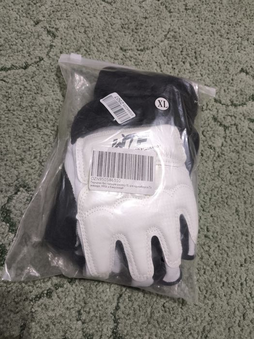 Перчатки для единоборст