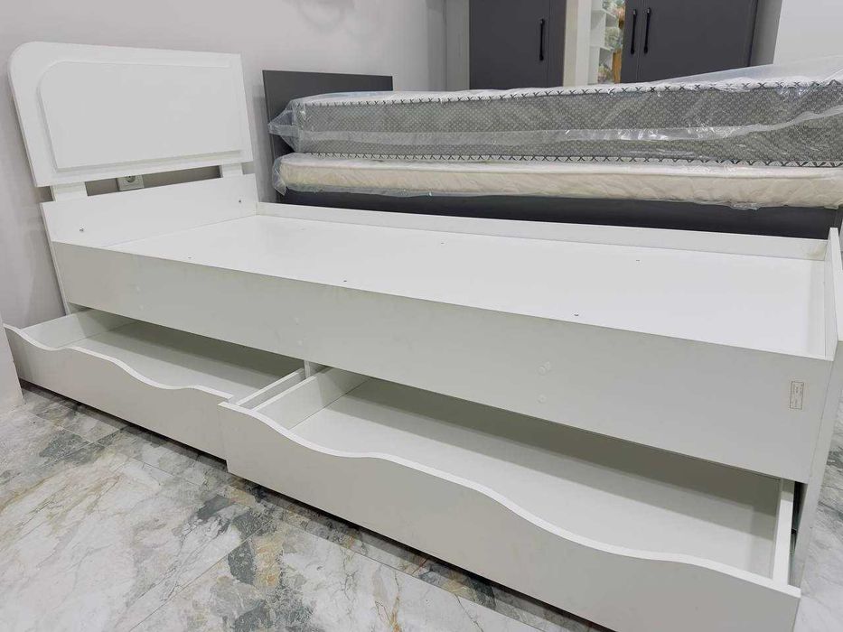 Односпальные кровати с матрасами