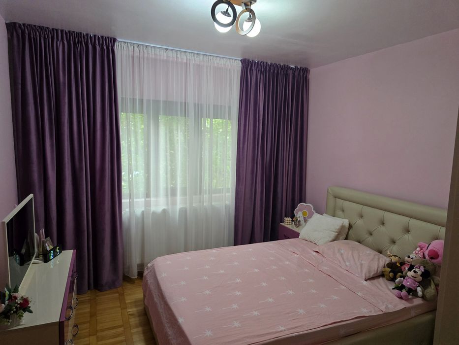 Apartament 4 camere de vanzare