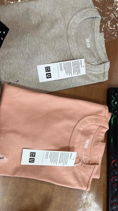 Футболки Uniqlo U