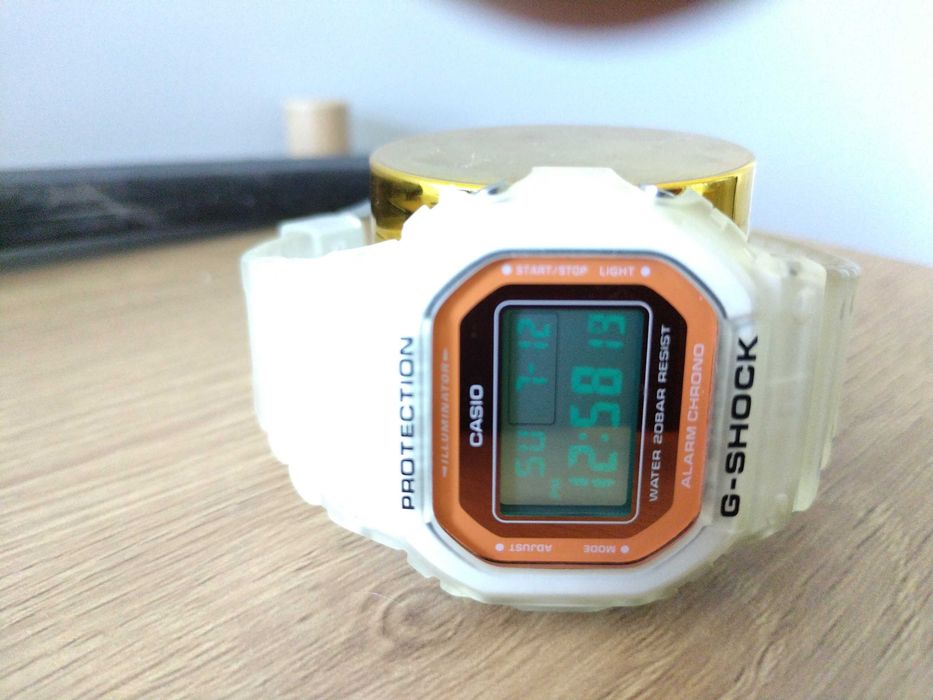 Casio G-Shock DW-5600LS-7ER