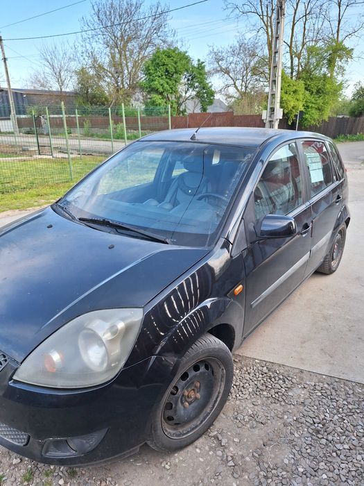 Automobil ford fiesta