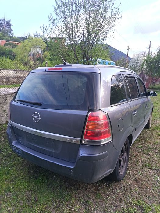 Opel zafira B ПРОДАВА СЕ НА ЧАСТИ 1.9 150кс, 6 скорости