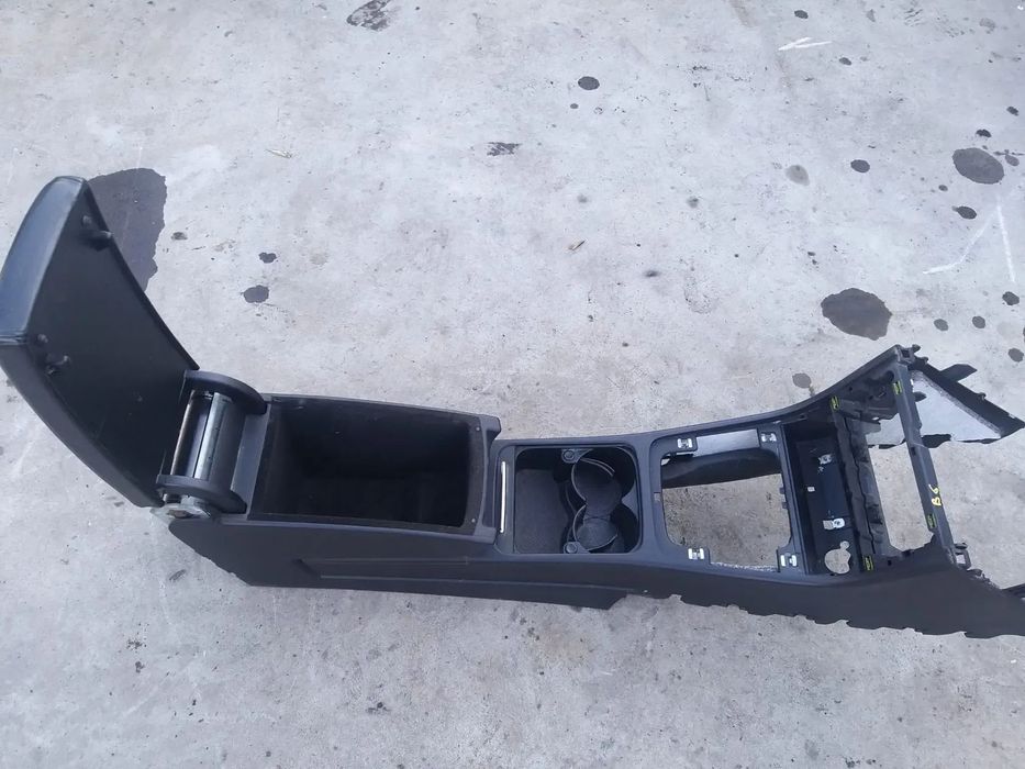 Consola centrala cotiera vw passat b6 3c 3c0864207g