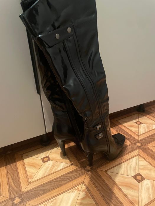 Продам сапоги новые